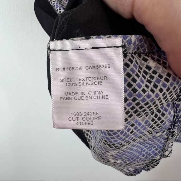 Joie Blue Black Silk Sheer Snakeskin Sleeveless V Neck Top Large - Picture 6 of 6